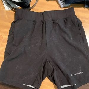 Alphalete active shorts - black